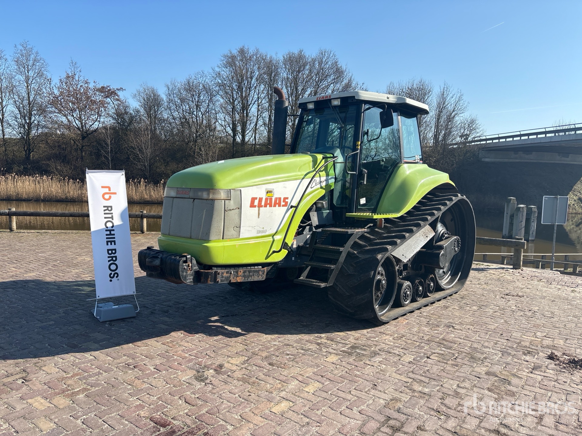 General Appearance with Featured Photo