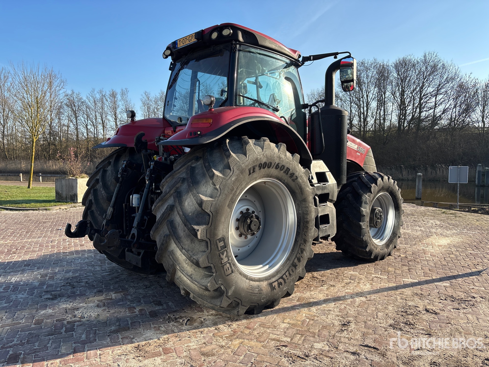 General Appearance with Bild, Ecke hinten rechts