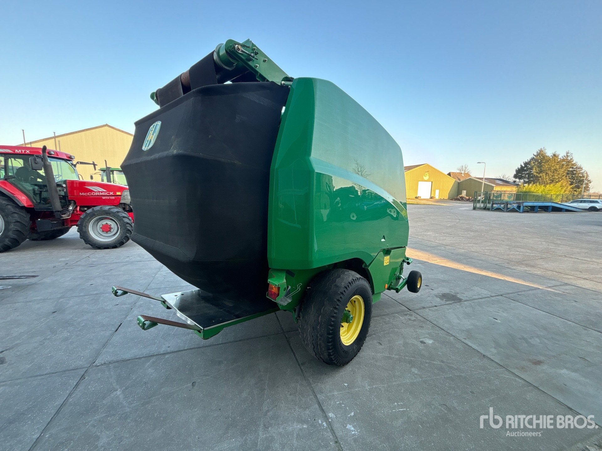 General Appearance with Foto, angolo anteriore sinistro