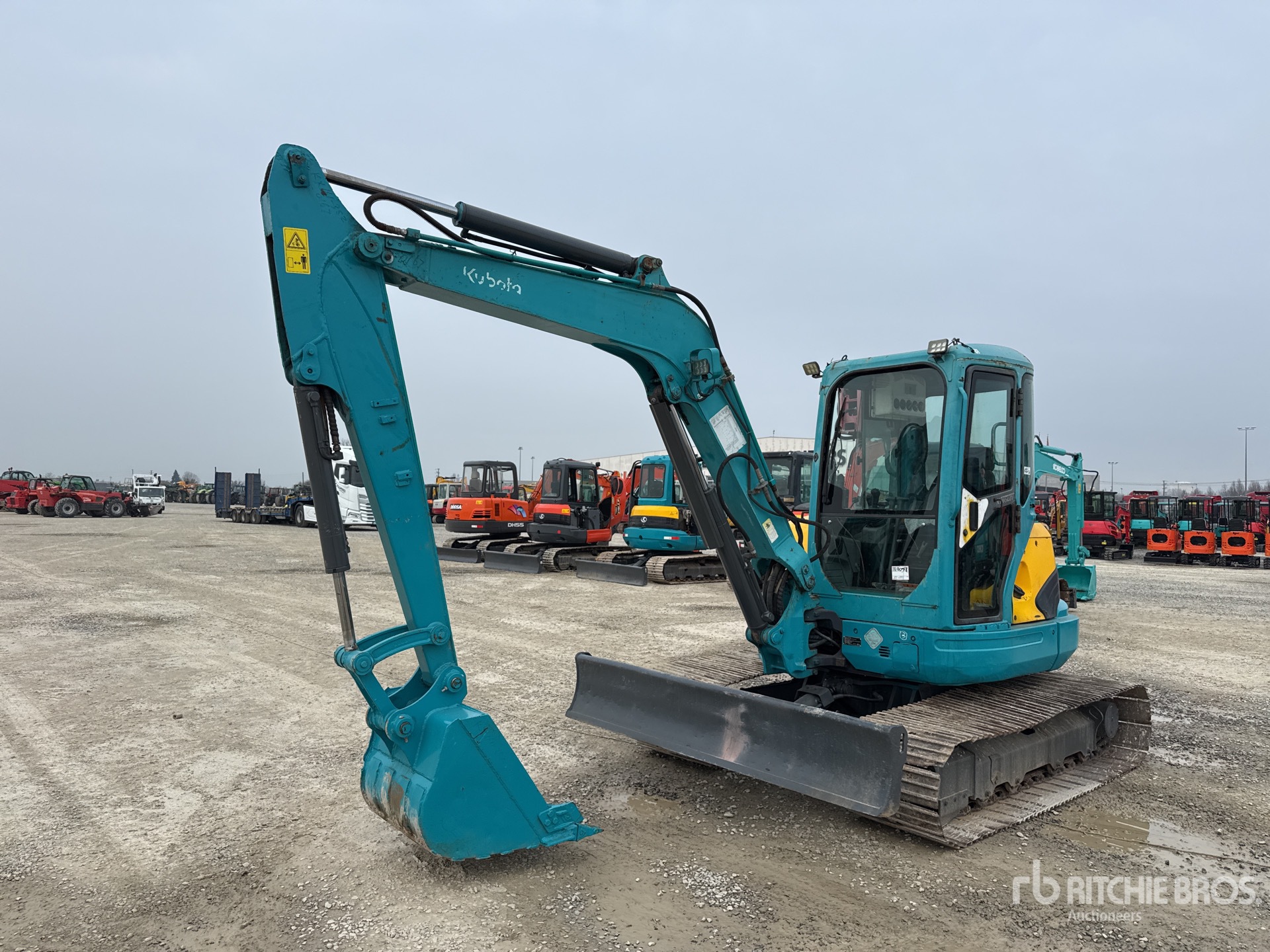 General Appearance with Picture, Left Front Corner