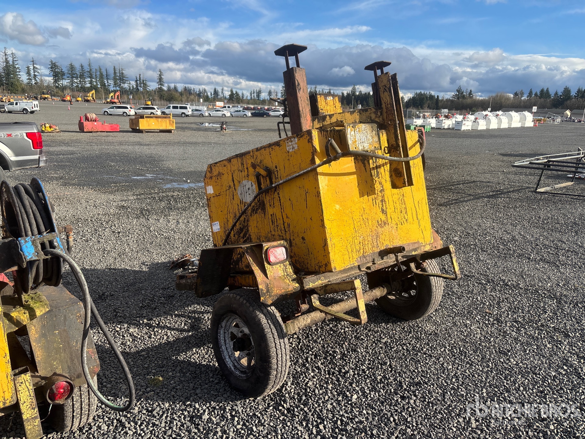 General Appearance with Picture, Left Rear Corner