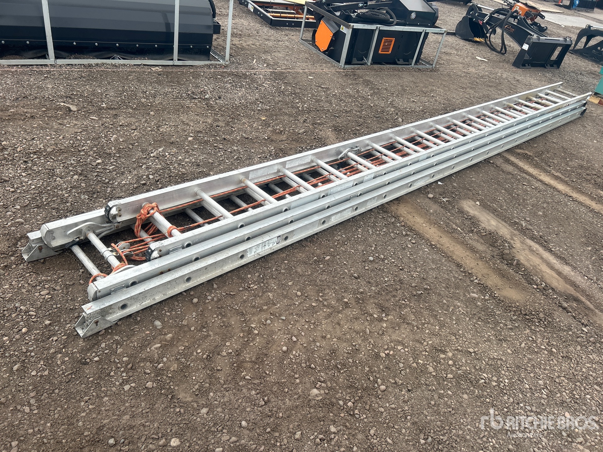 General Appearance with Bild, Ecke vorne links