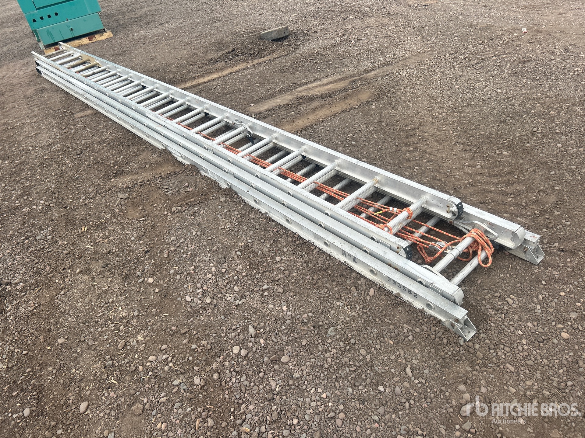 General Appearance with Bild, Ecke hinten links