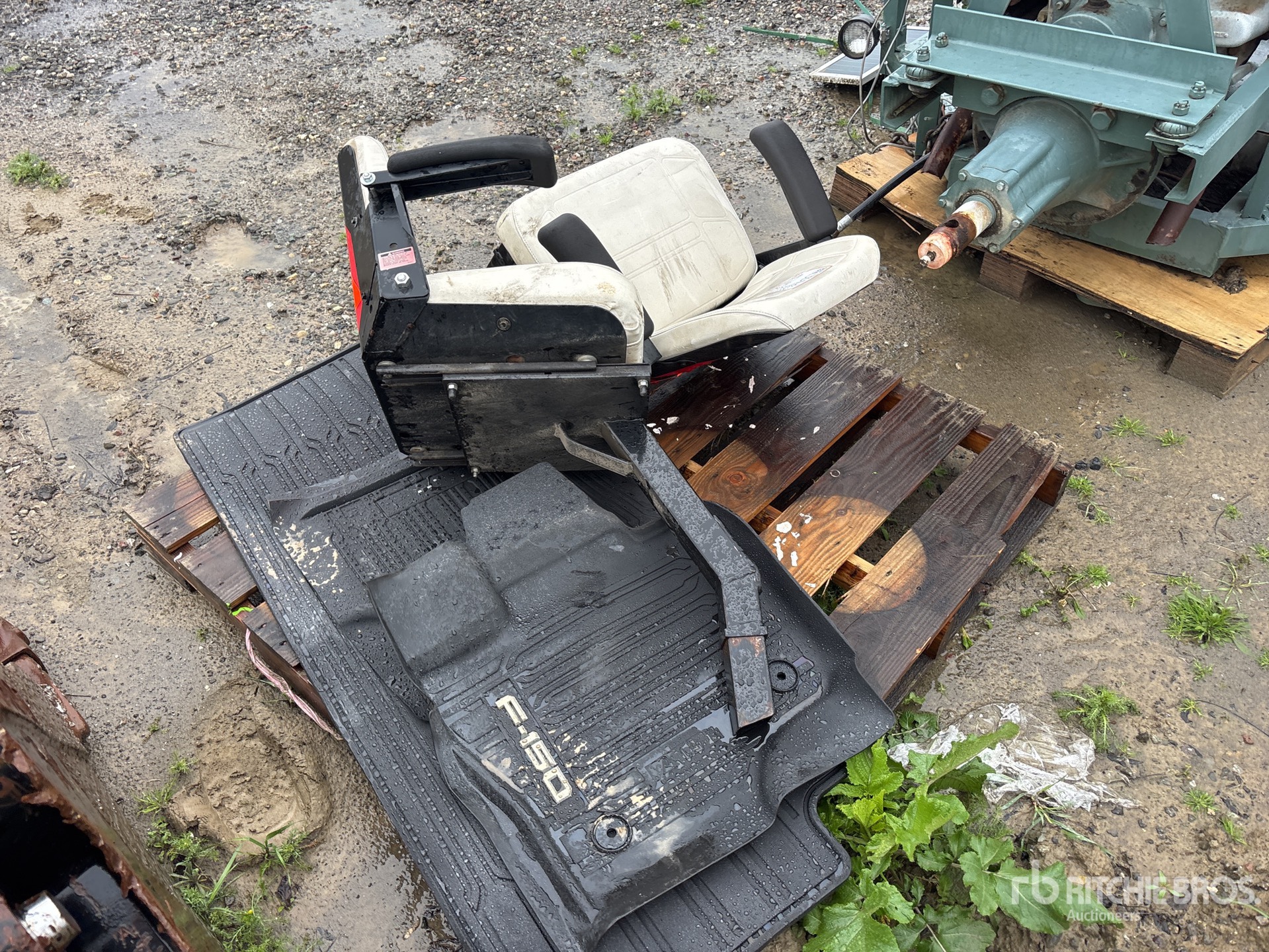 Aspect général with Image, coin arrière droit