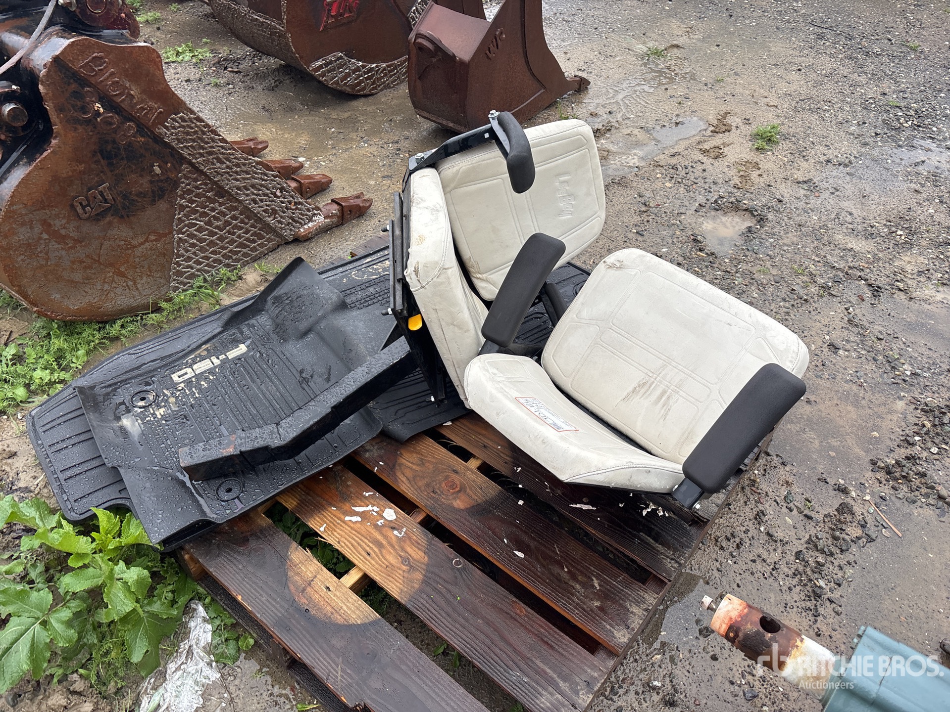 Aspect général with Image, coin avant droit