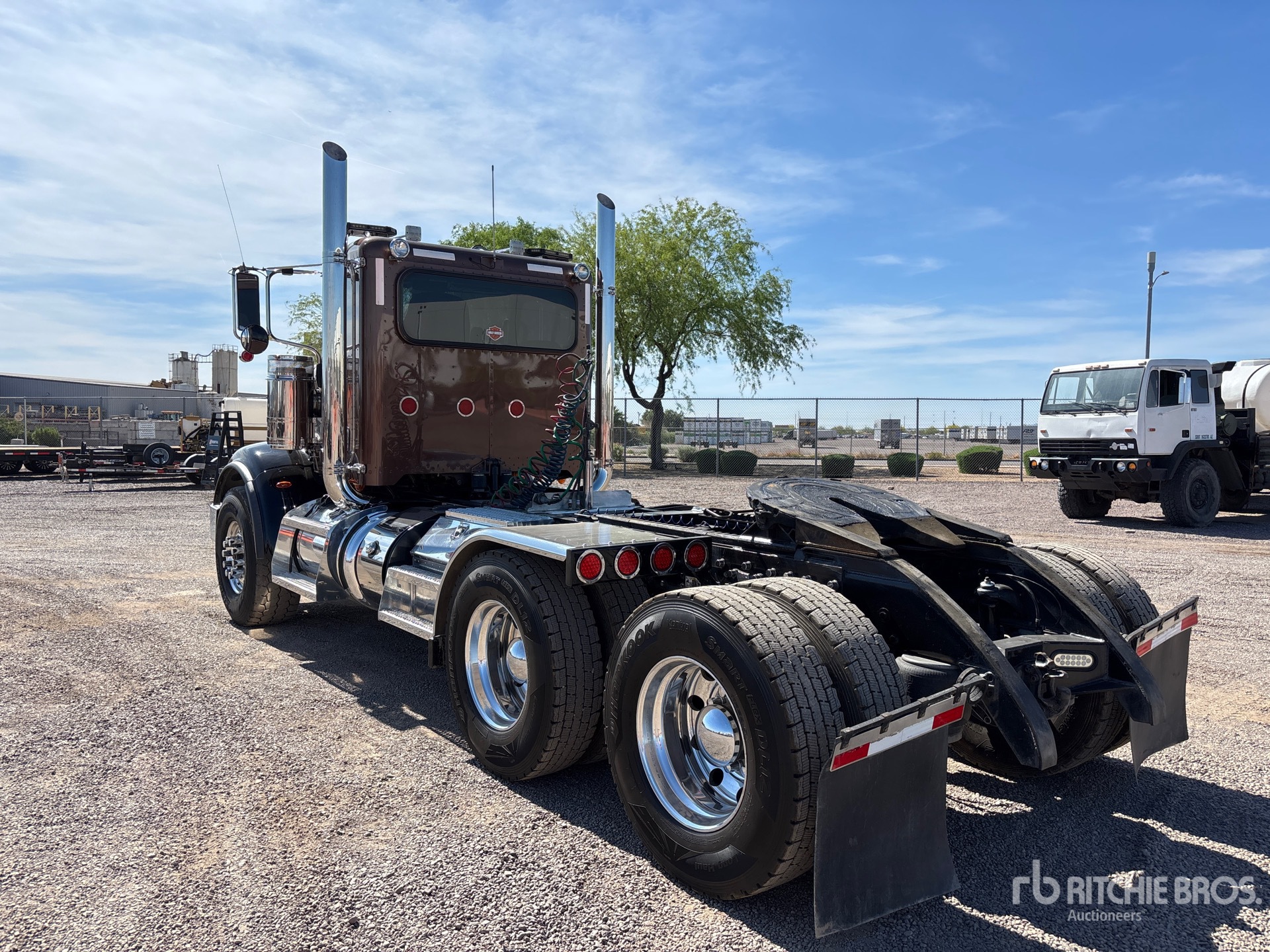 General Appearance with Imagen: esquina trasera izquierda