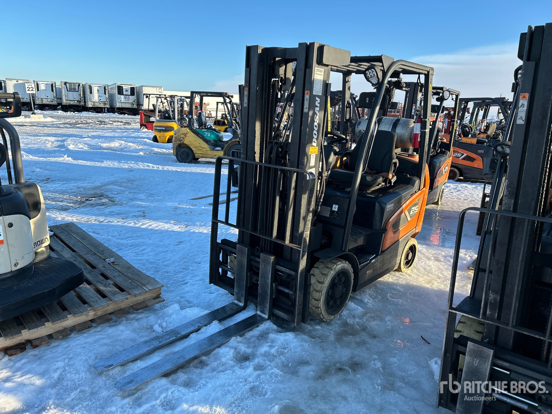 General Appearance with Picture, Left Front Corner