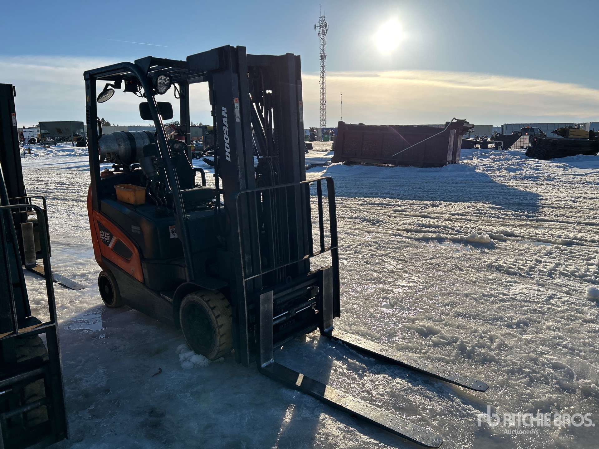 General Appearance with Picture, Right Front Corner