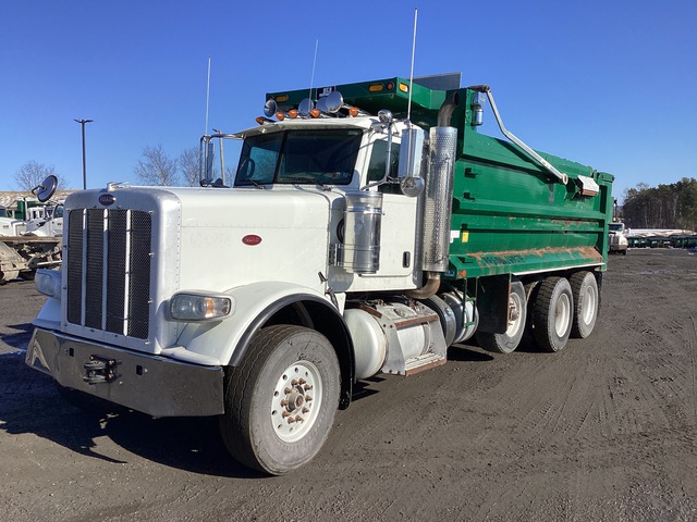 2013 Peterbilt 388 8x4 T/A Dump Truck