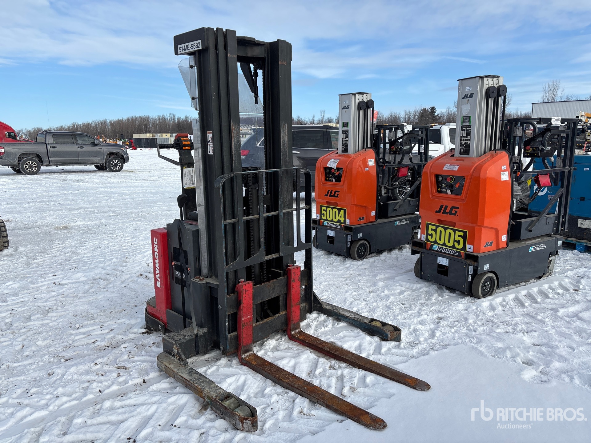 Aspect général with Image, coin avant droit