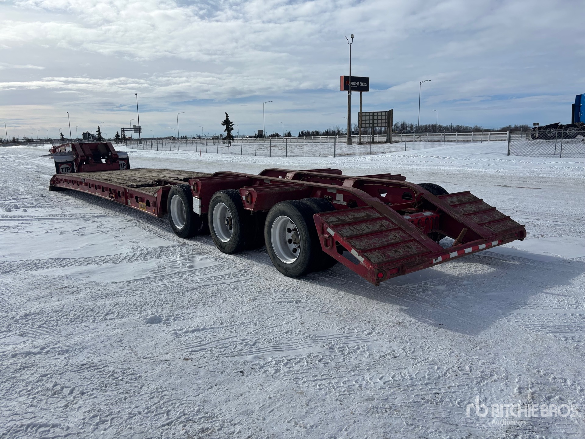 General Appearance with Foto, angolo posteriore sinistro