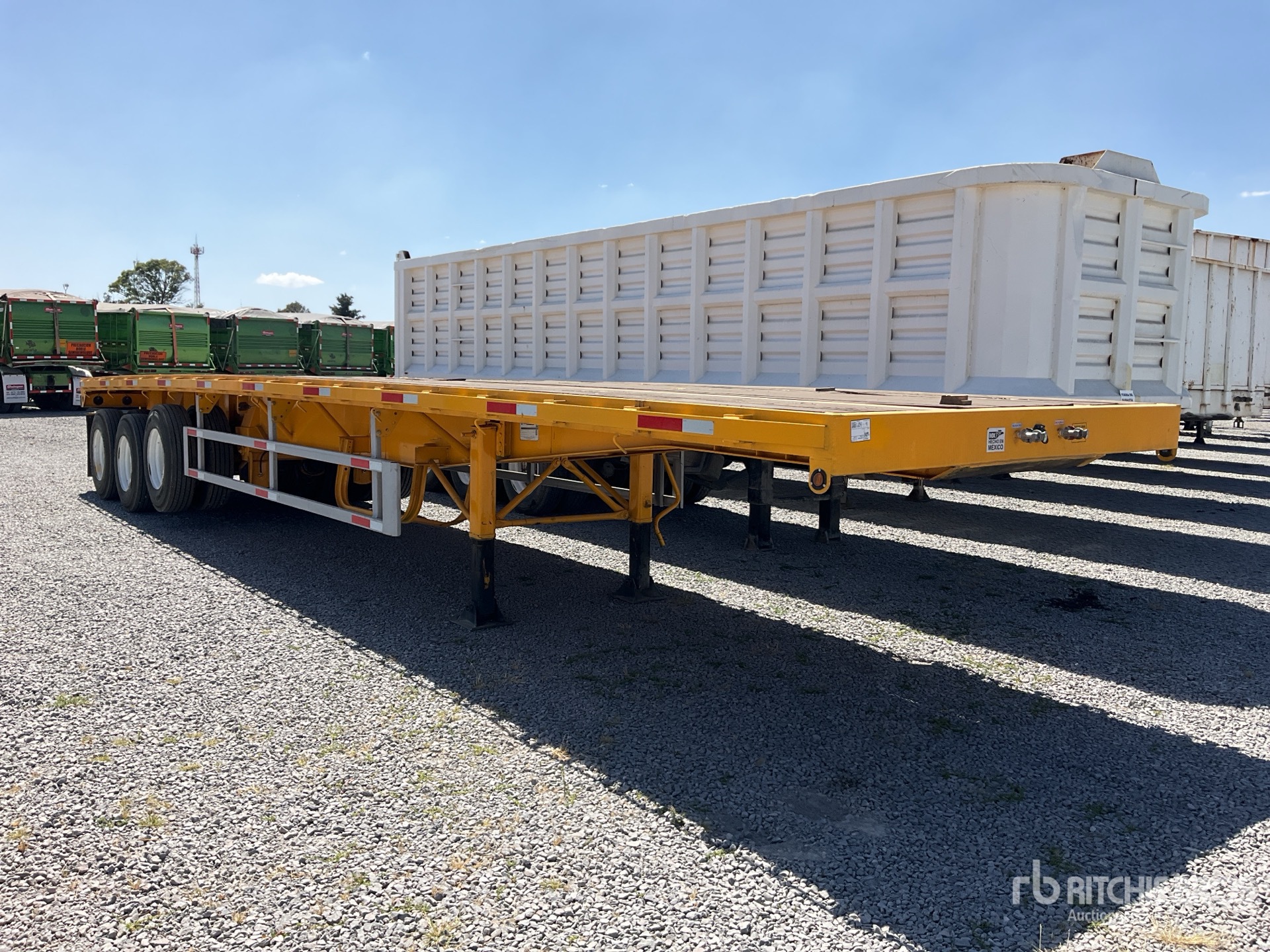 General Appearance with Foto, angolo anteriore destro