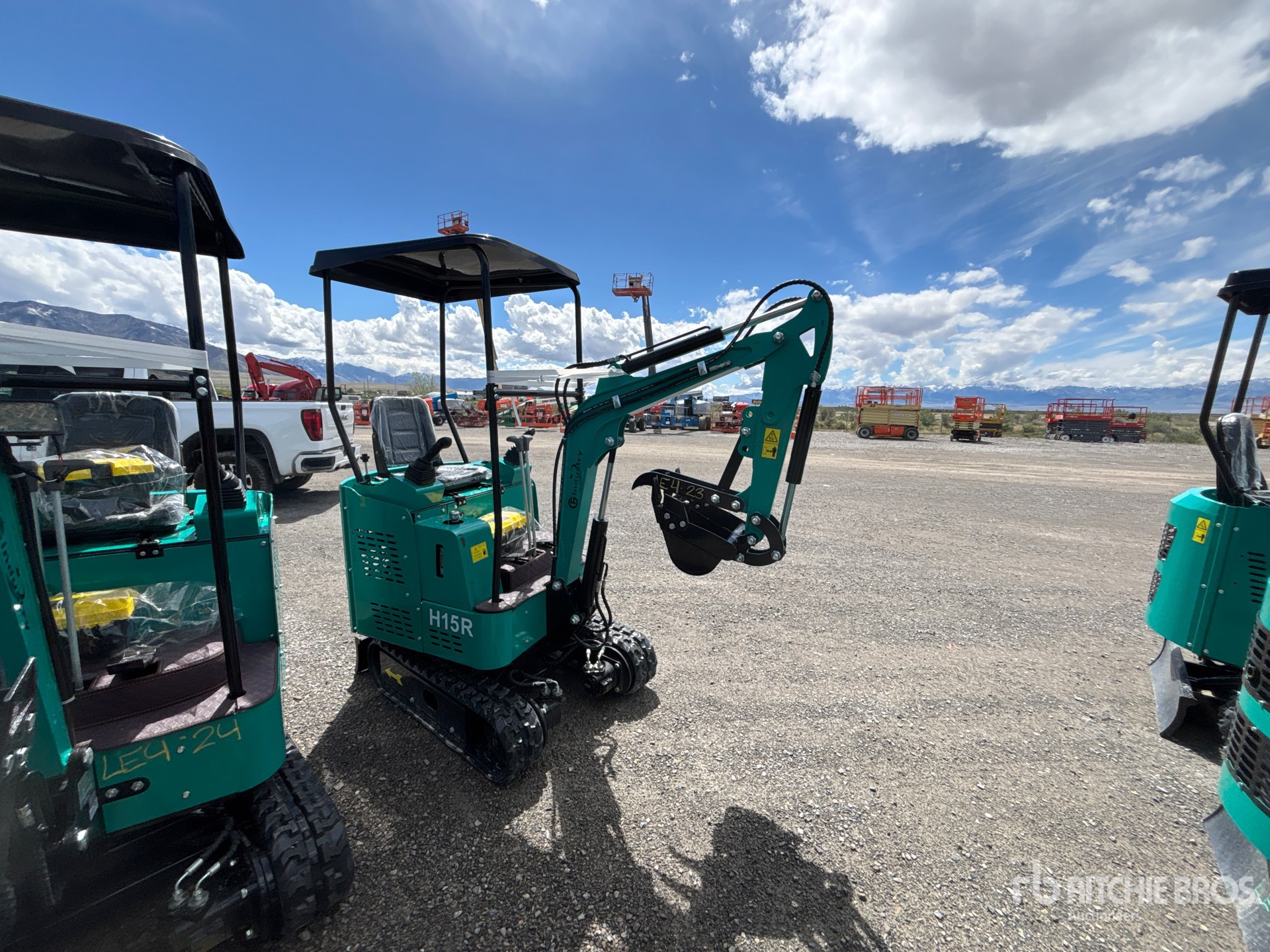 General Appearance with Picture, Right Front Corner