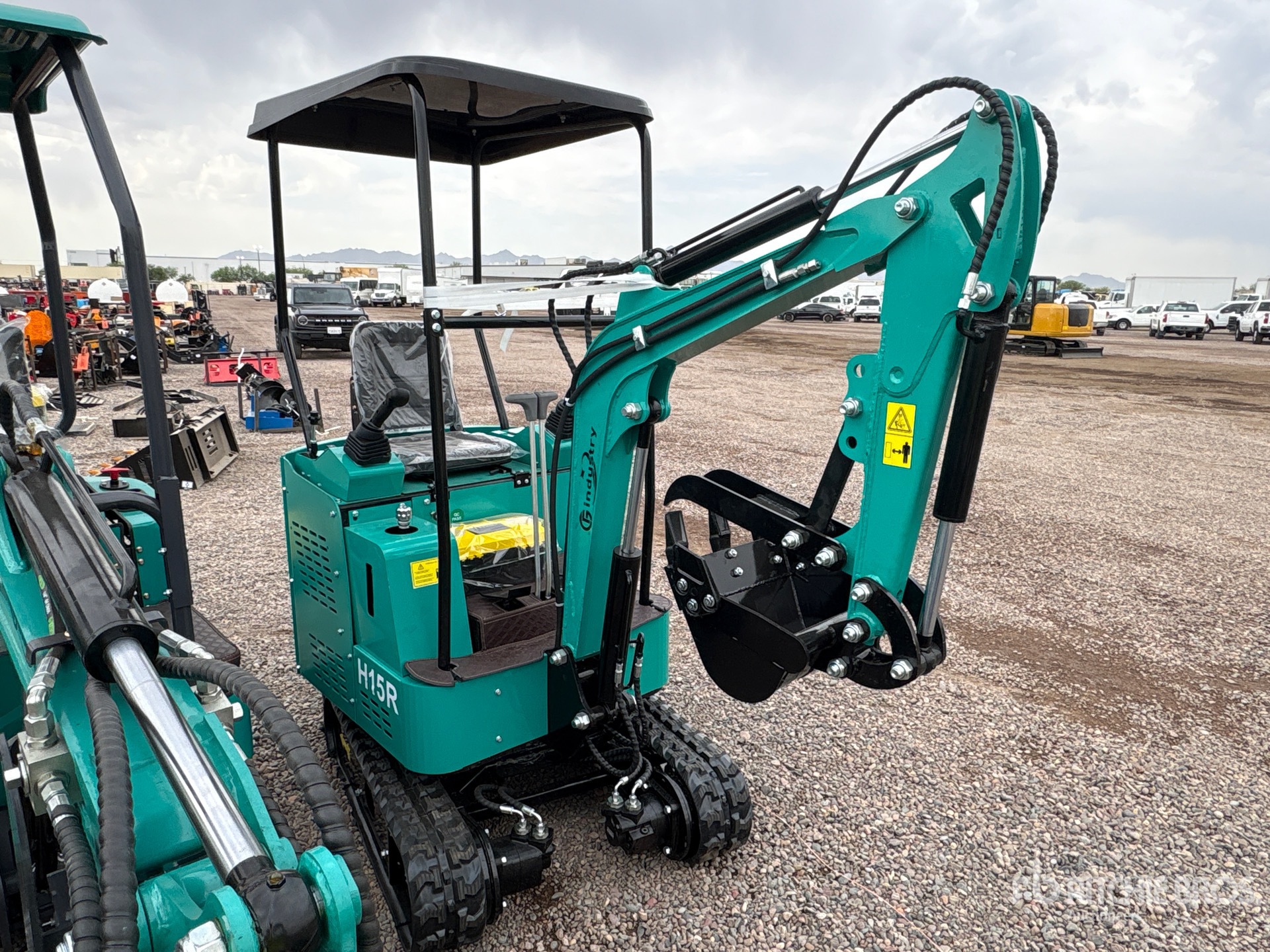 General Appearance with Picture, Right Front Corner