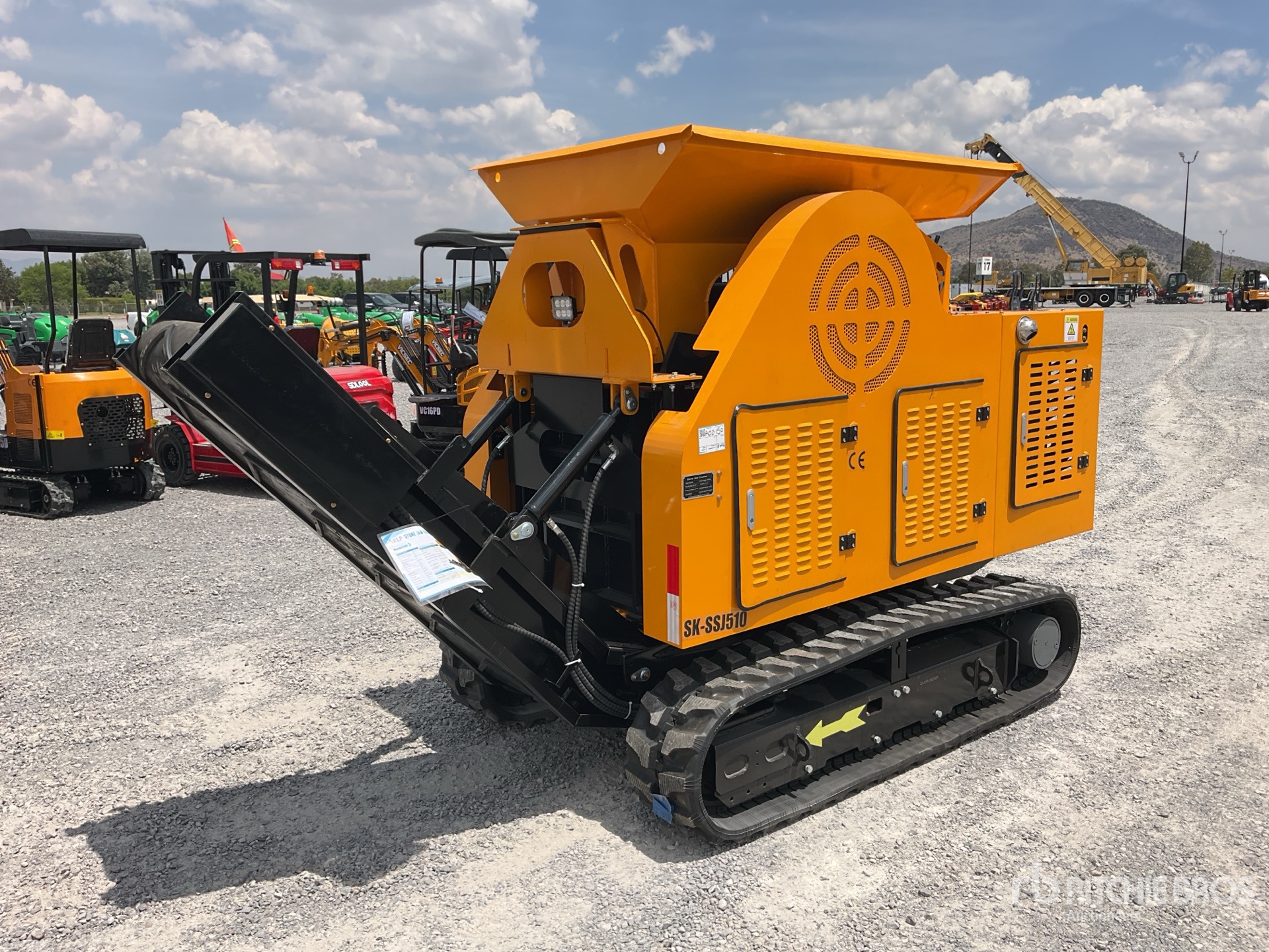 General Appearance with Featured Photo