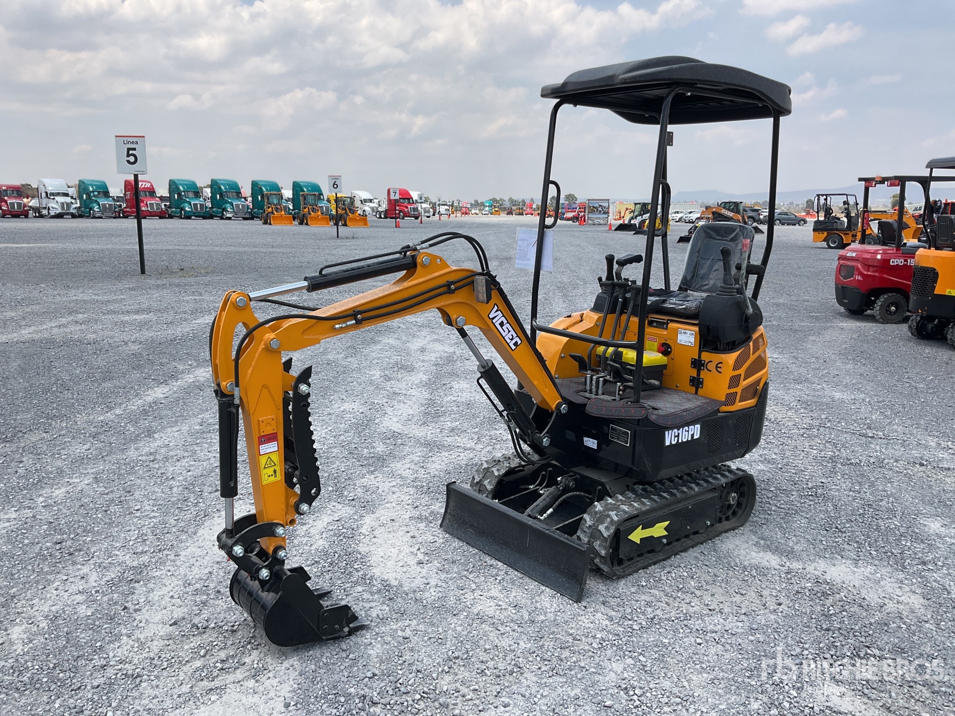 General Appearance with Picture, Left Front Corner