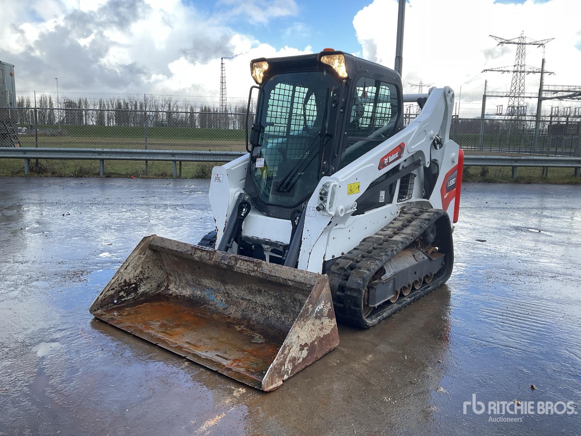 General Appearance with Picture, Left Front Corner