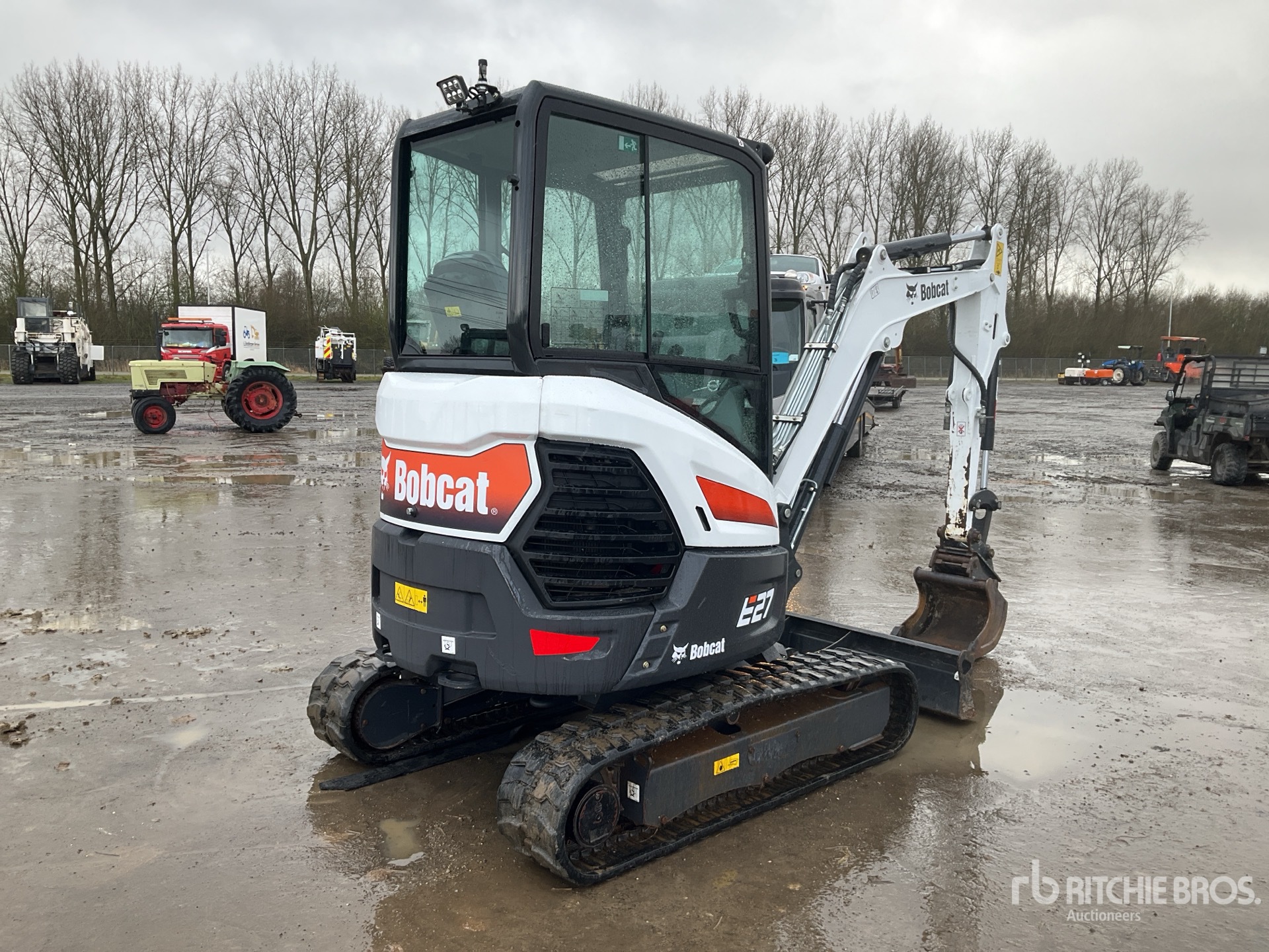 General Appearance with Picture, Right Rear Corner