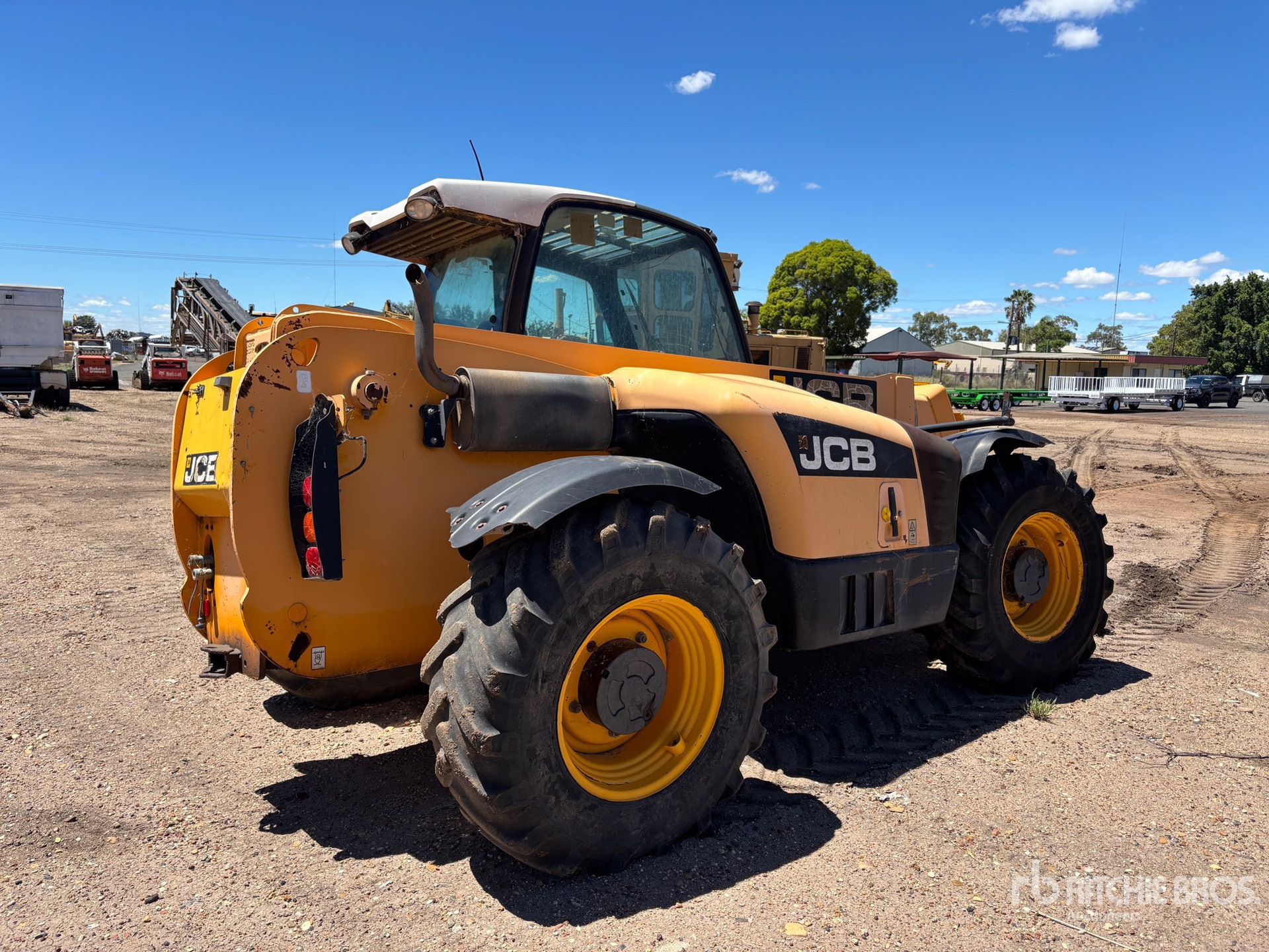 General Appearance with Picture, Right Rear Corner