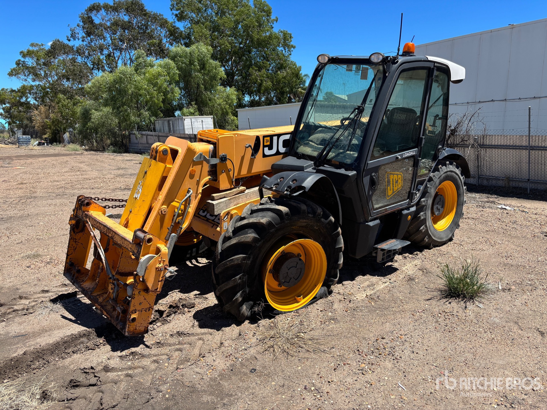 General Appearance with Picture, Left Front Corner