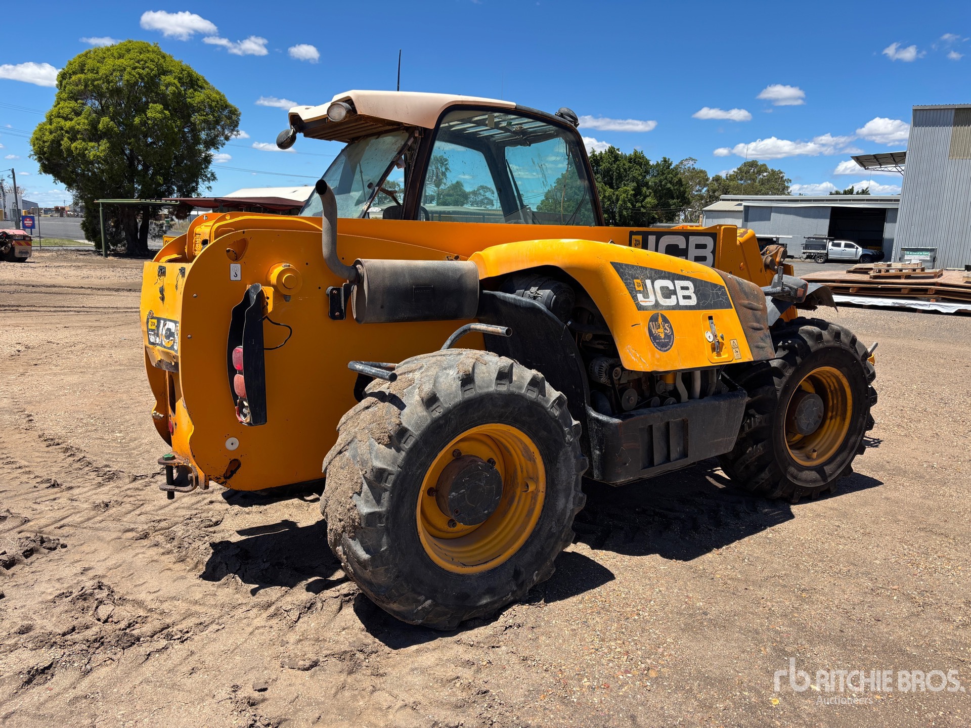 General Appearance with Picture, Right Rear Corner