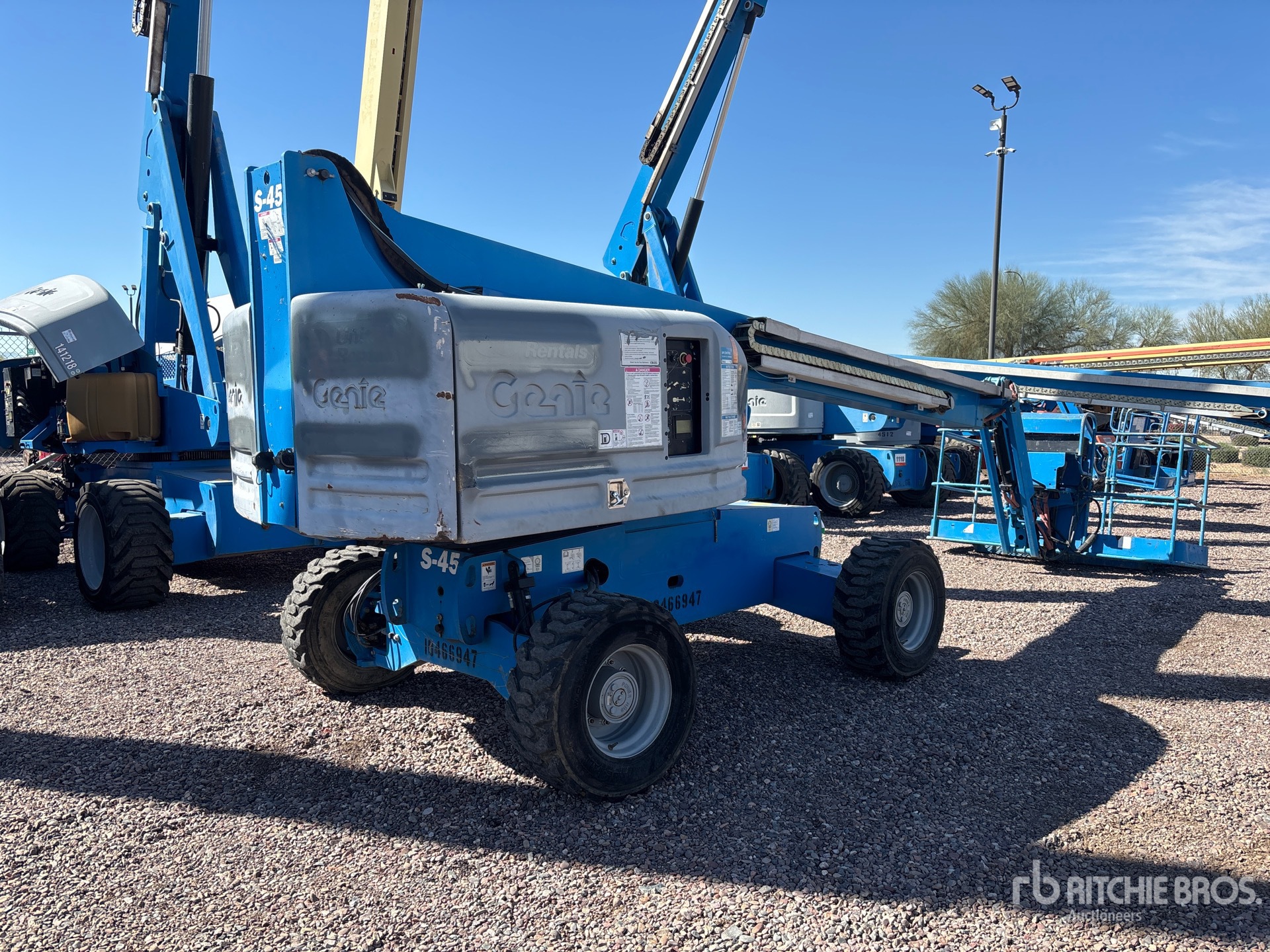 General Appearance with Bild, Ecke hinten rechts