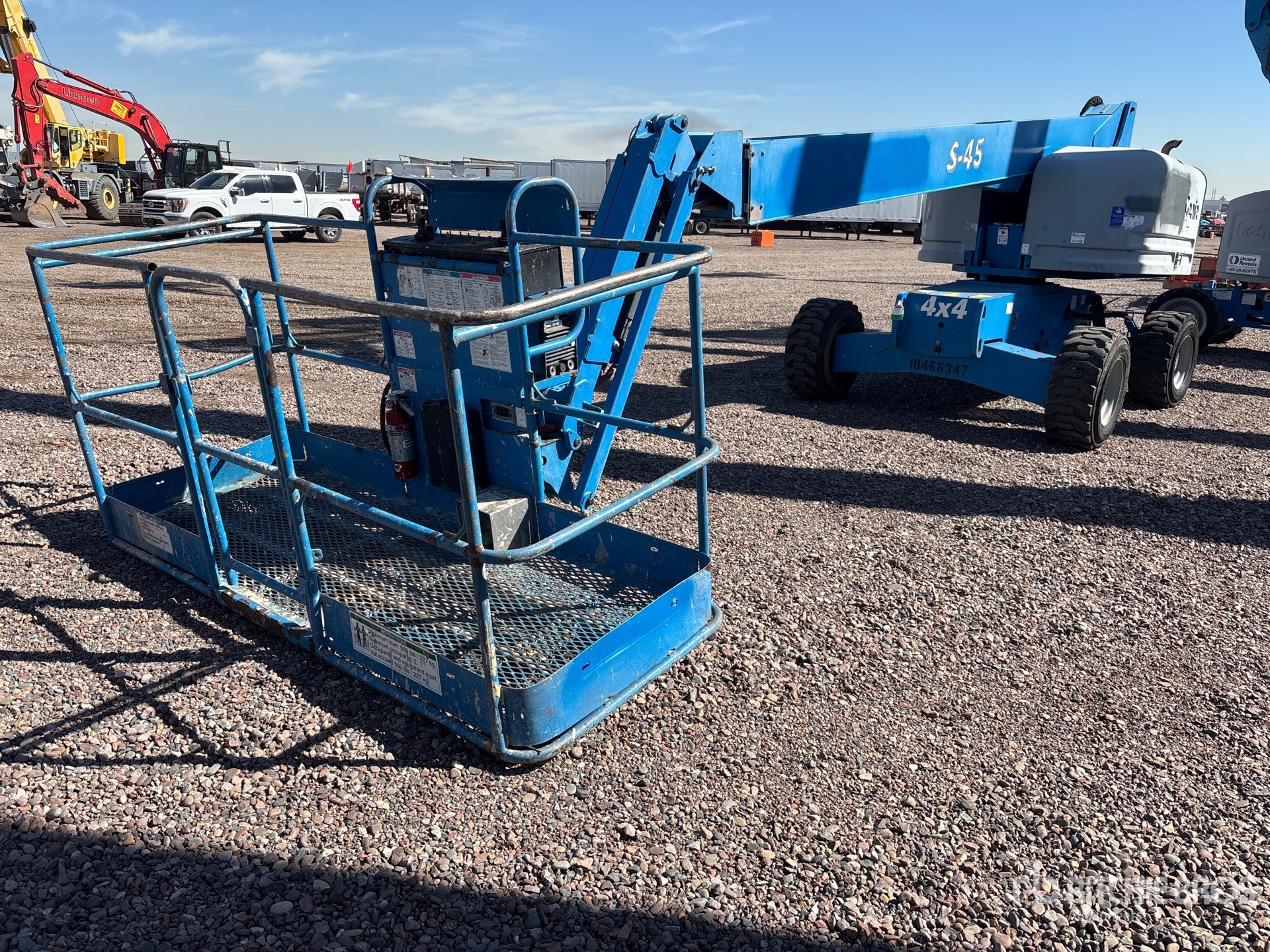 General Appearance with Bild, Ecke vorne links