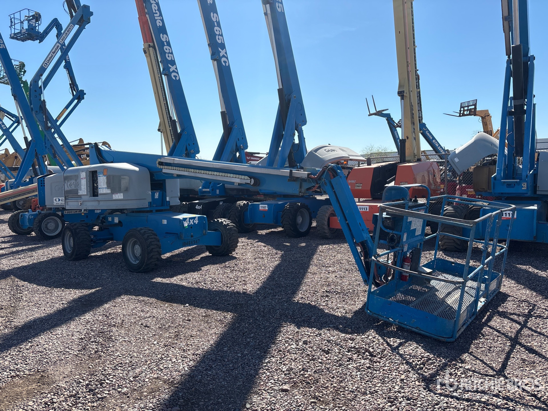 General Appearance with Bild, Ecke vorne rechts