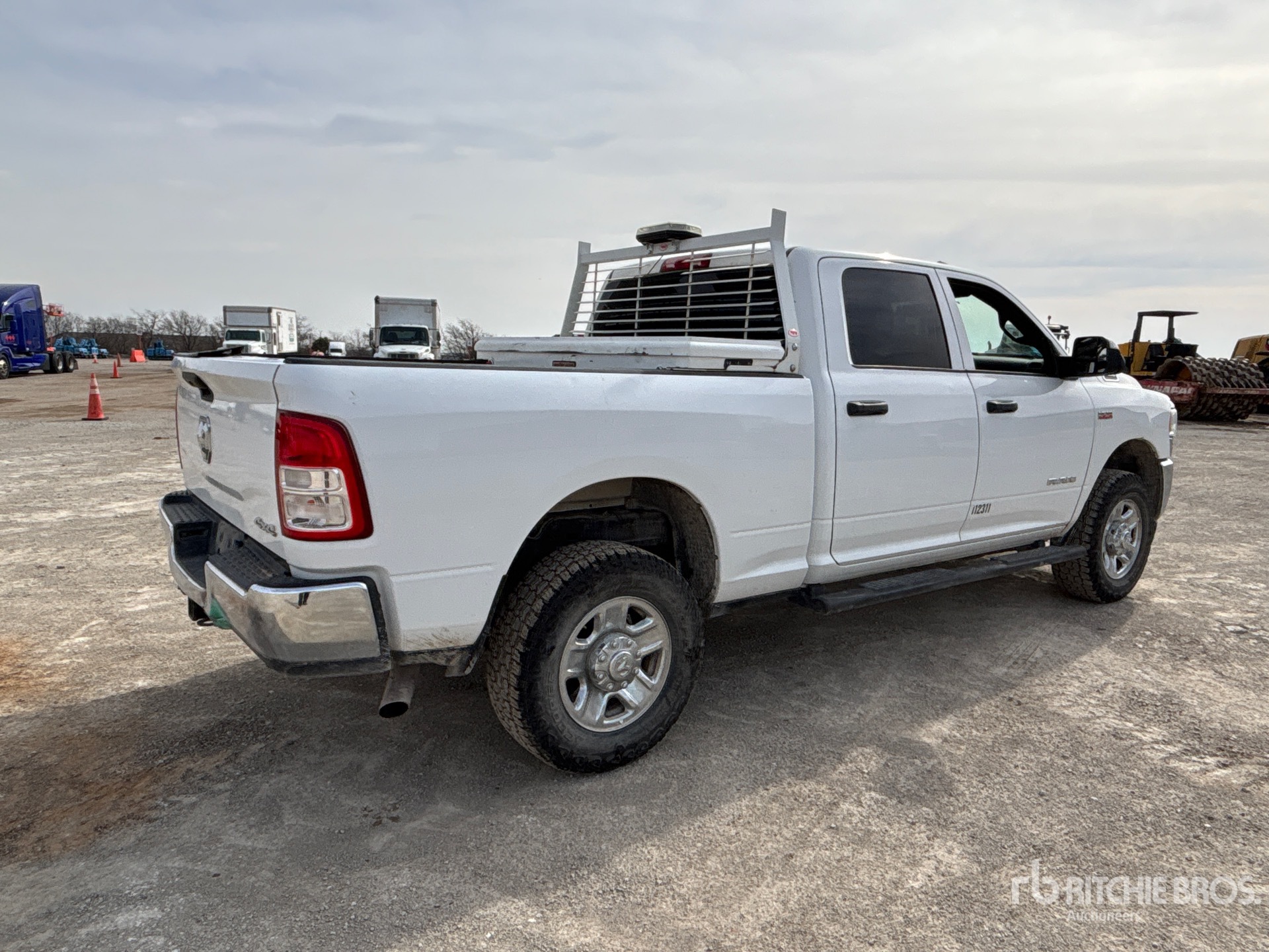 Aspect général with Image, coin arrière droit