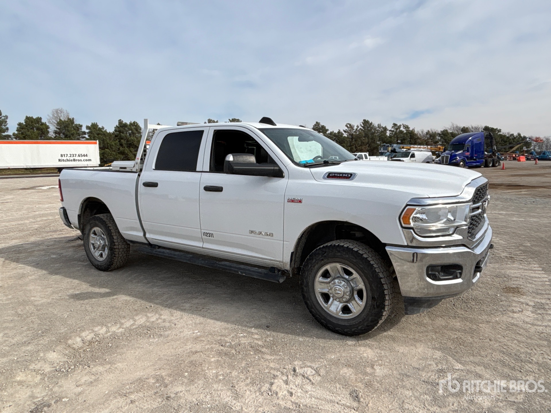 Aspect général with Image, coin avant droit