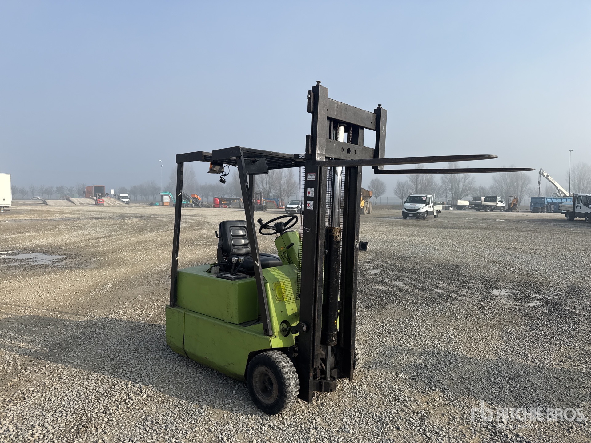 Aspect général with Image, coin avant droit