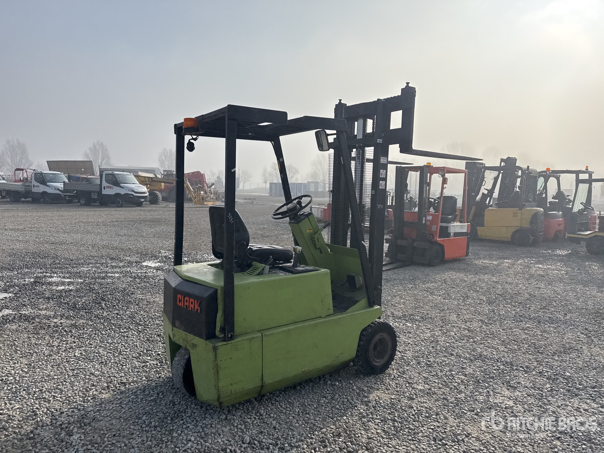 Aspect général with Image, coin arrière droit