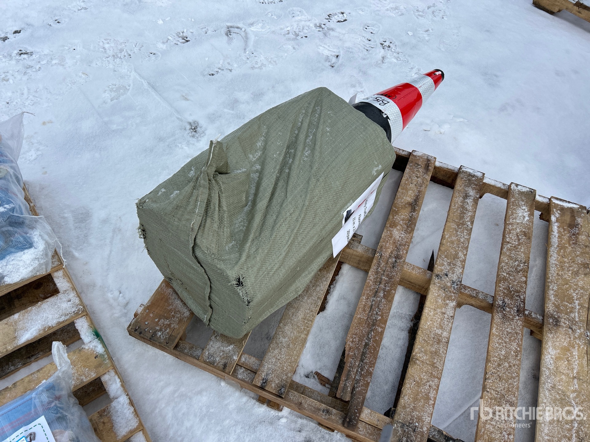 General Appearance with Bild, Ecke hinten rechts