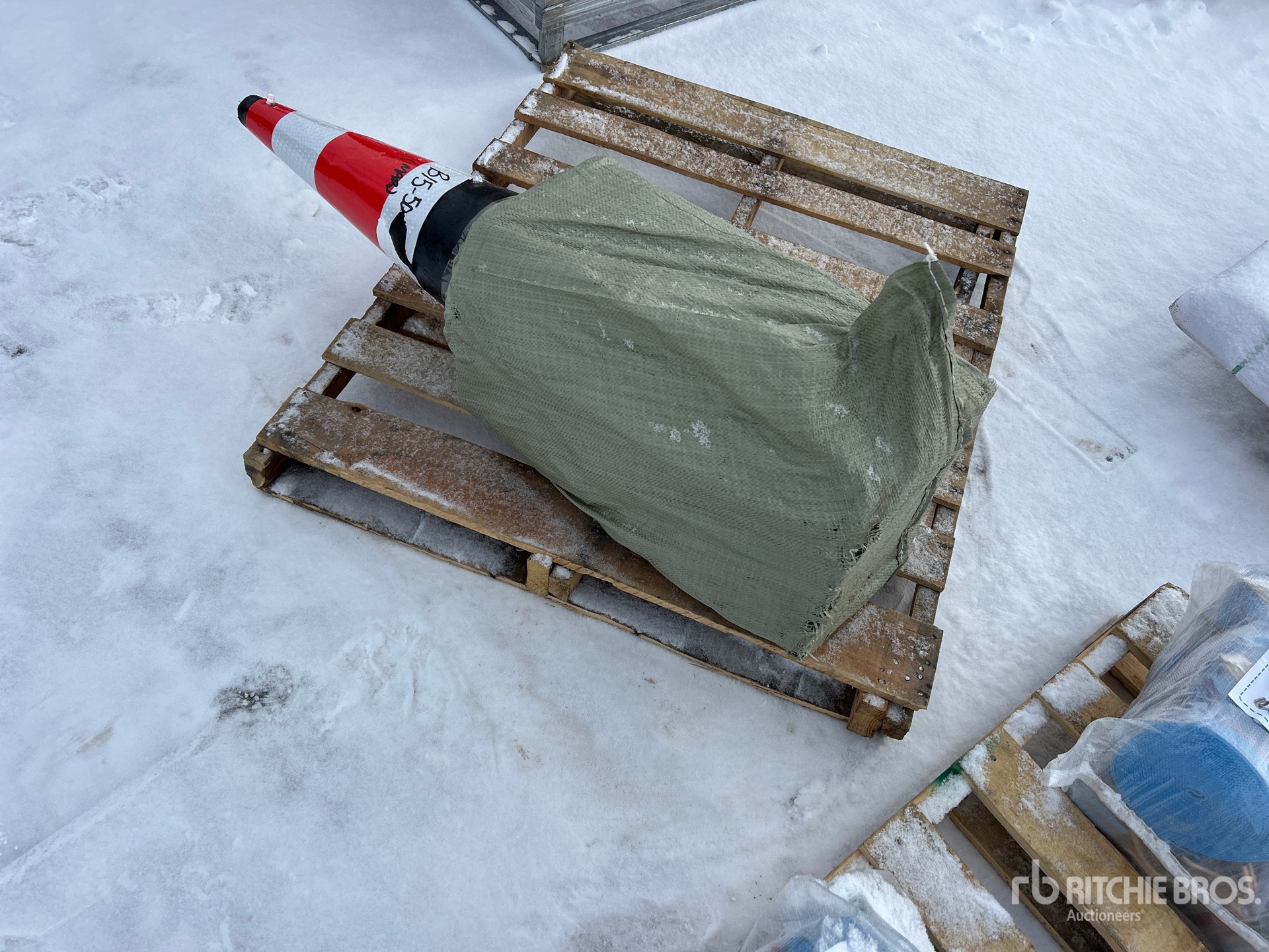 General Appearance with Bild, Ecke hinten links