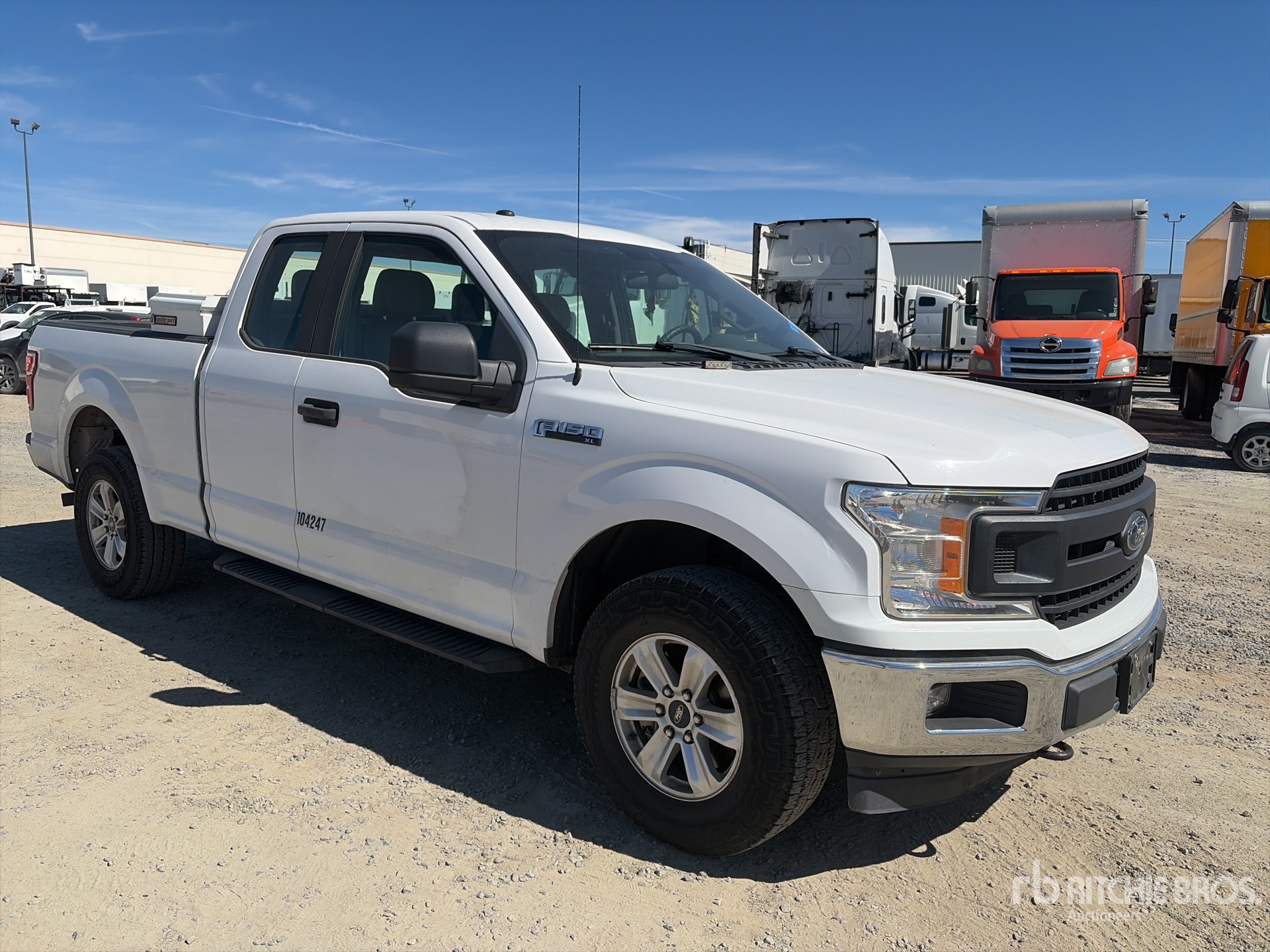 General Appearance with Picture, Right Front Corner