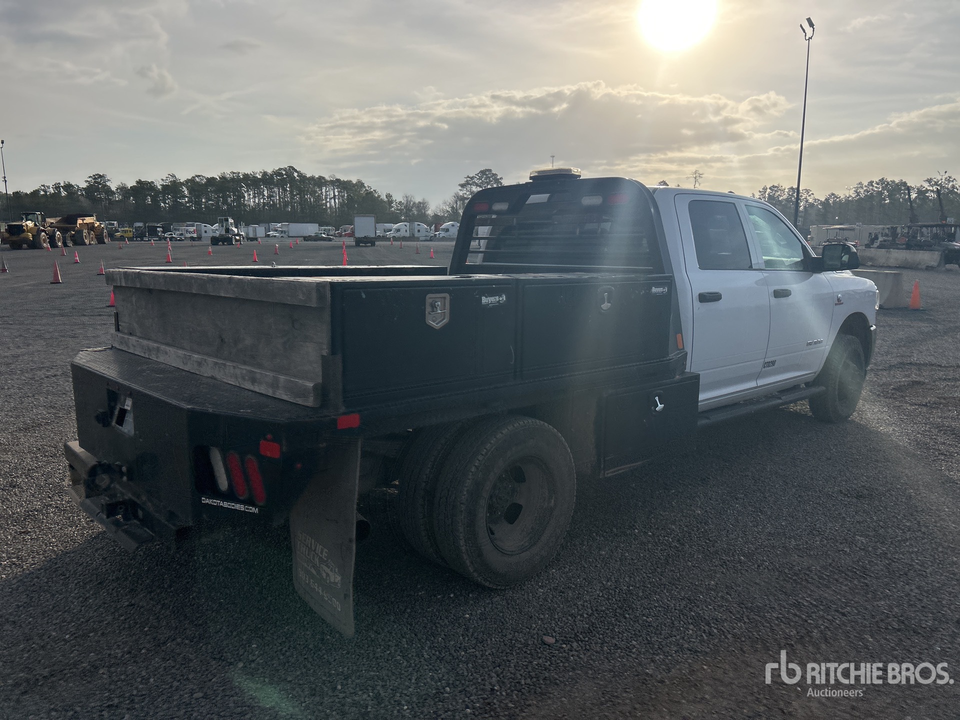 General Appearance with Picture, Right Rear Corner