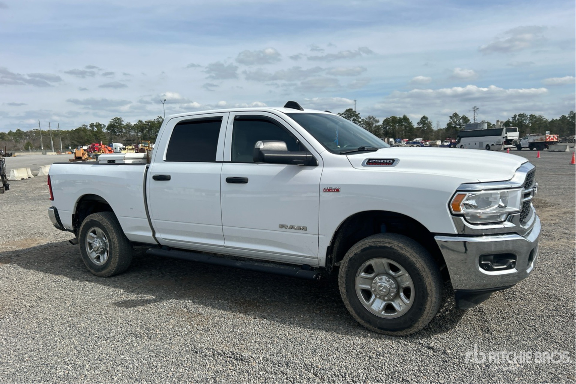 General Appearance with Foto, angolo anteriore destro