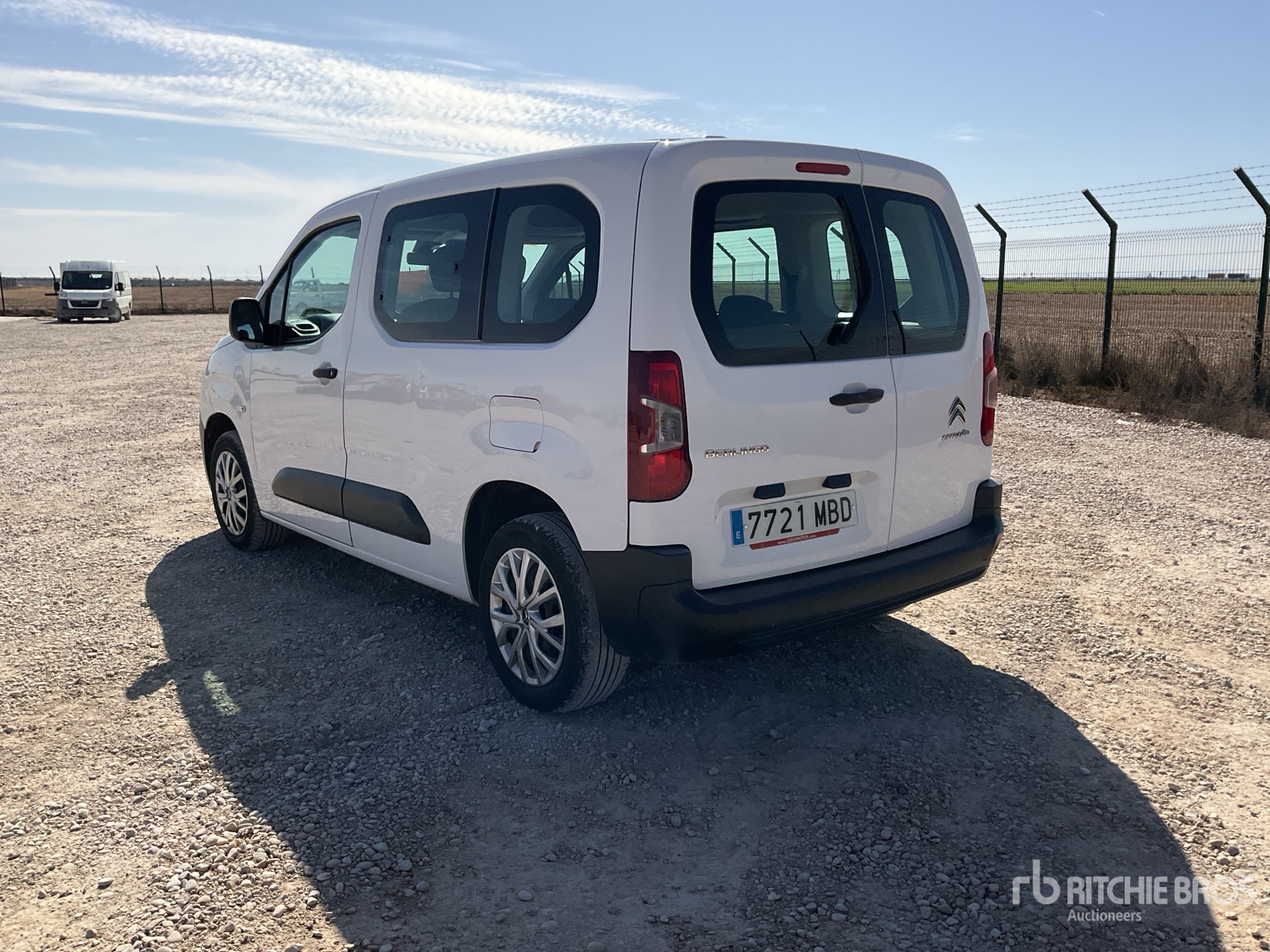 General Appearance with Foto, angolo posteriore sinistro