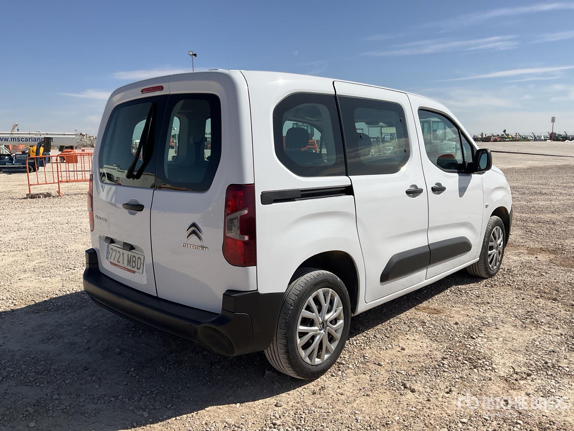 General Appearance with Foto, angolo anteriore sinistro