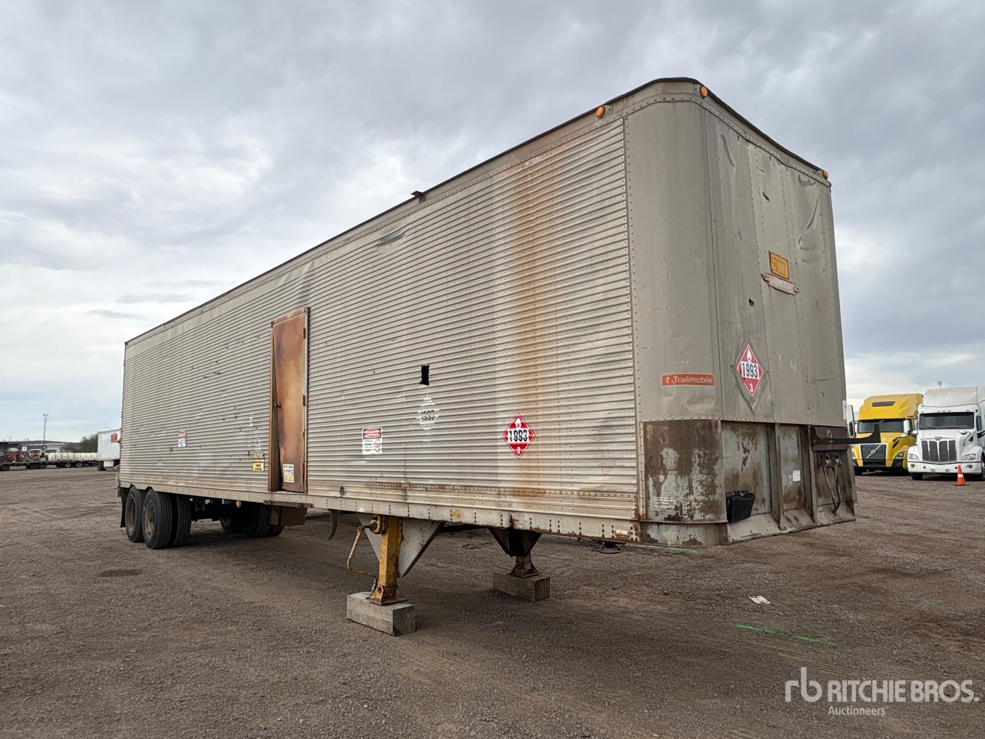 General Appearance with Featured Photo