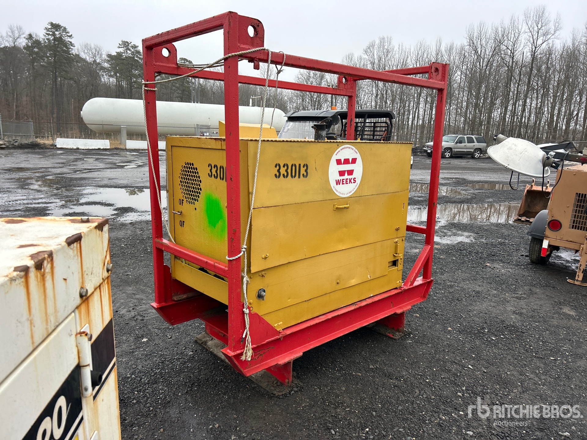 General Appearance with Picture, Right Front Corner