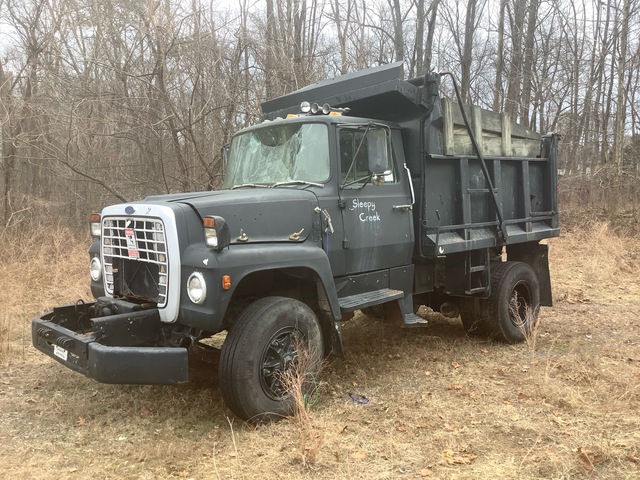1987 Ford L8000 4x2 S/A Dump Truck 1987 Ford L8000 4x2 S/A Dump Truck