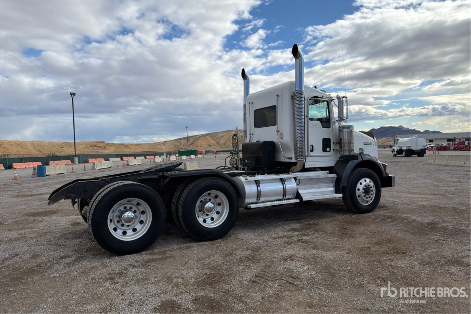 General Appearance with Image, coin arrière droit