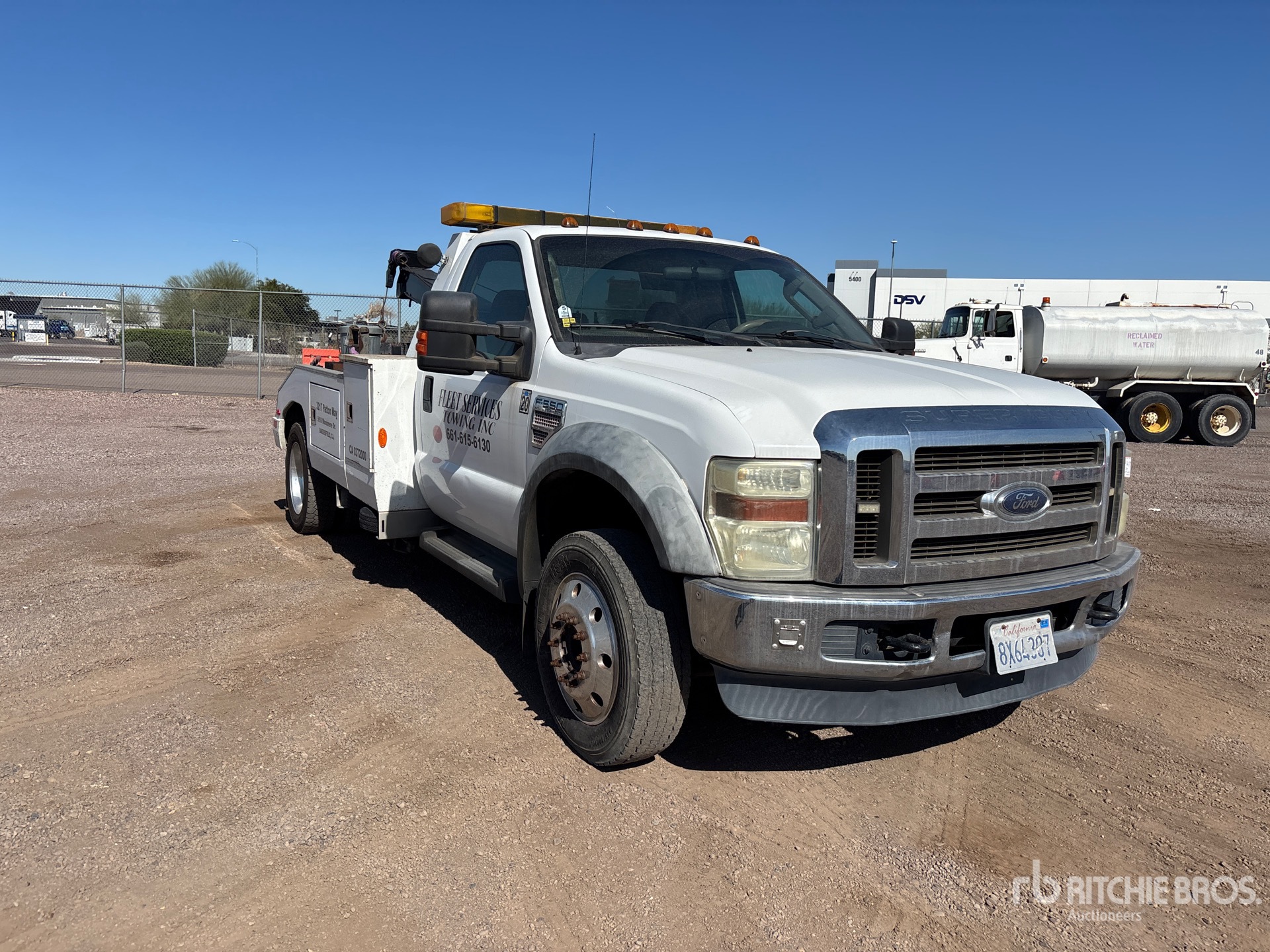 General Appearance with Bild, Ecke vorne rechts