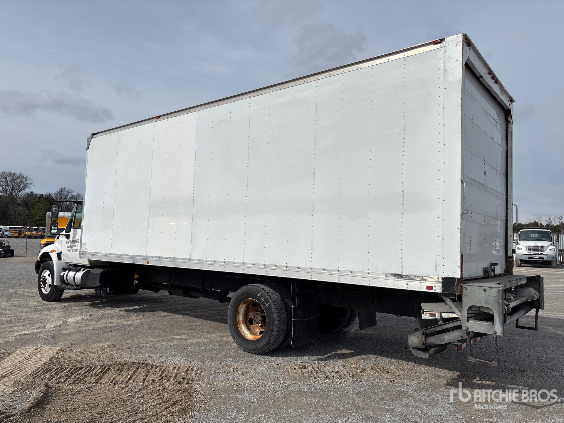 Aspect général with Image, coin arrière gauche