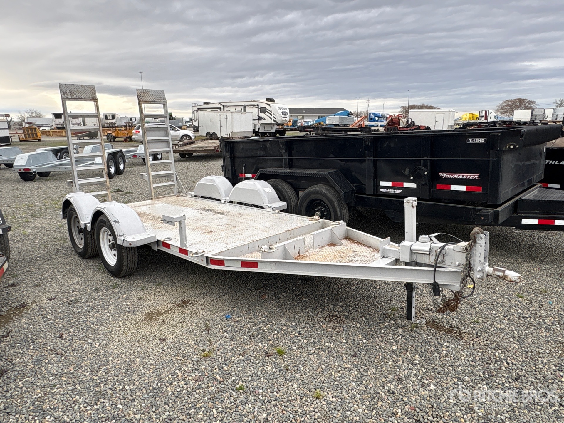 General Appearance with Featured Photo