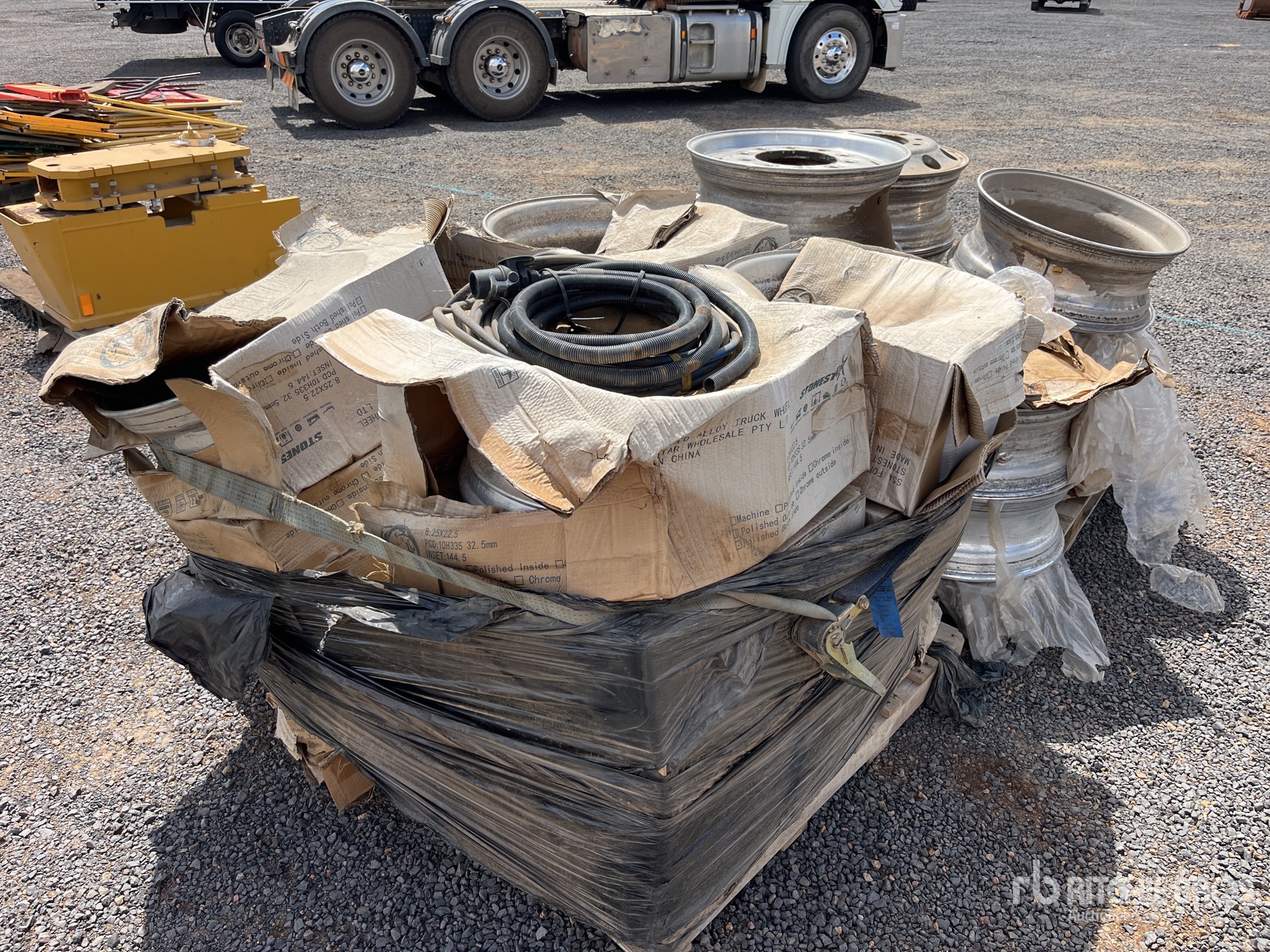 General Appearance with Picture, Left Rear Corner