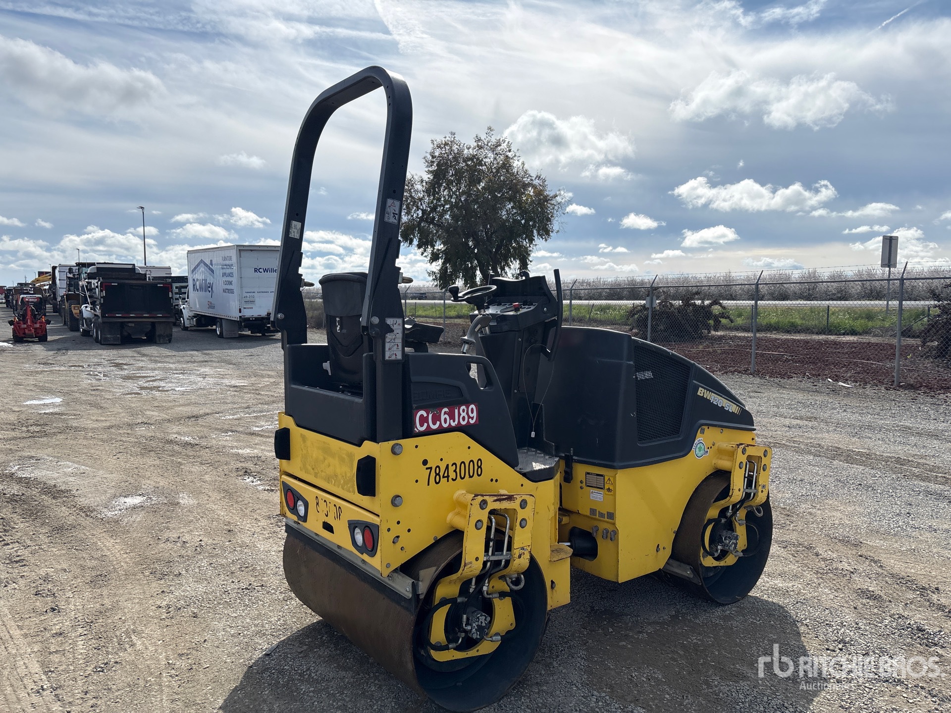 General Appearance with Imagen: esquina trasera derecha