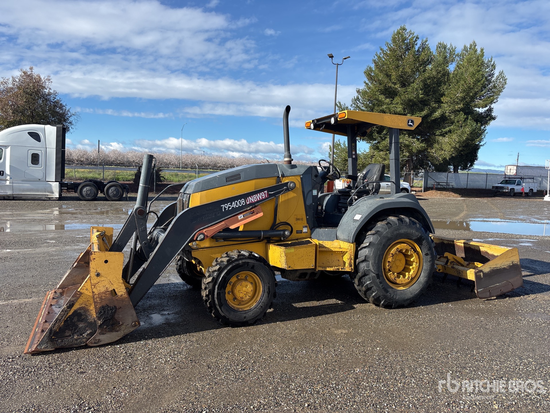 General Appearance with Featured Photo