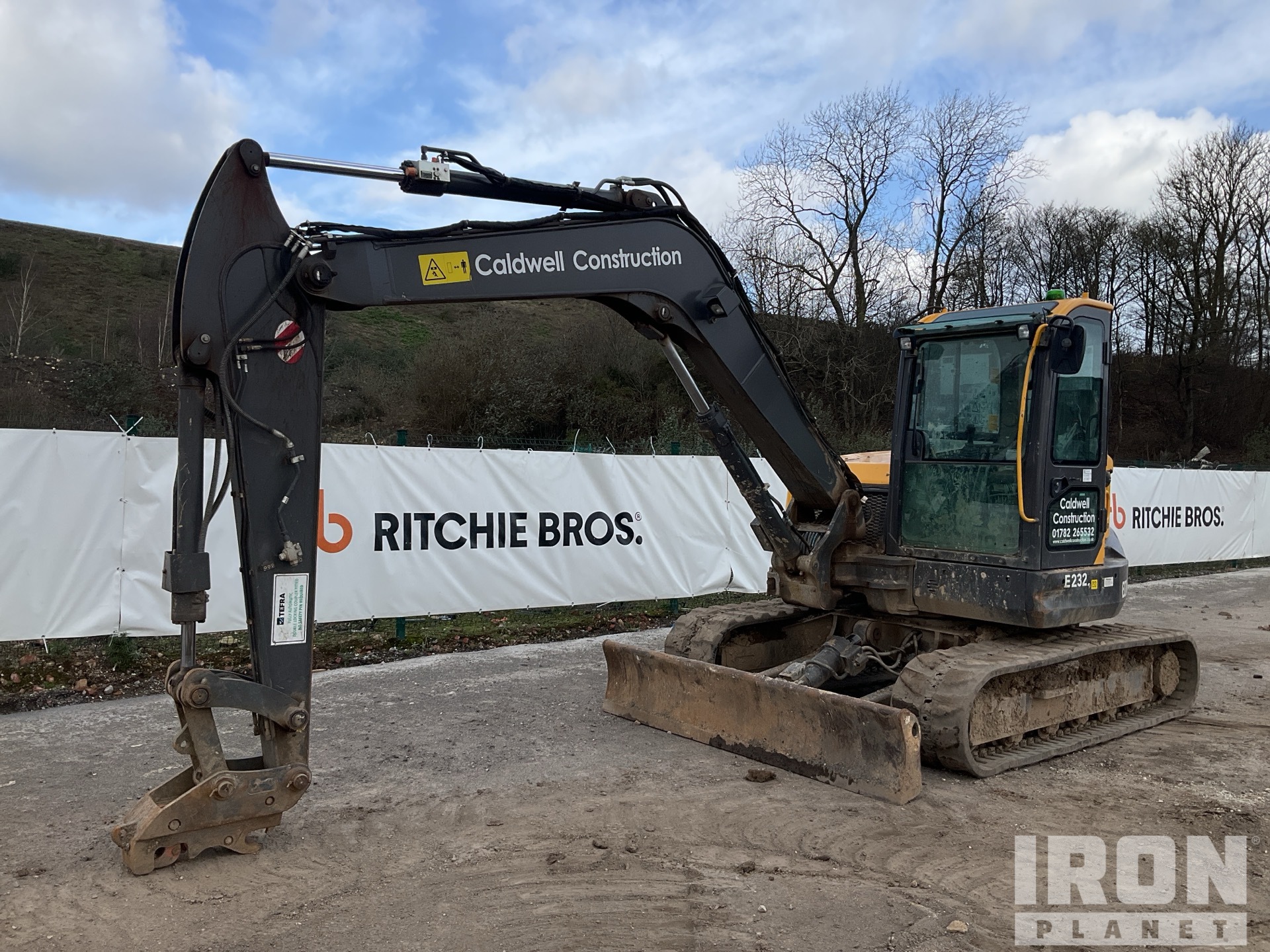 General Appearance with Picture, Left Front Corner